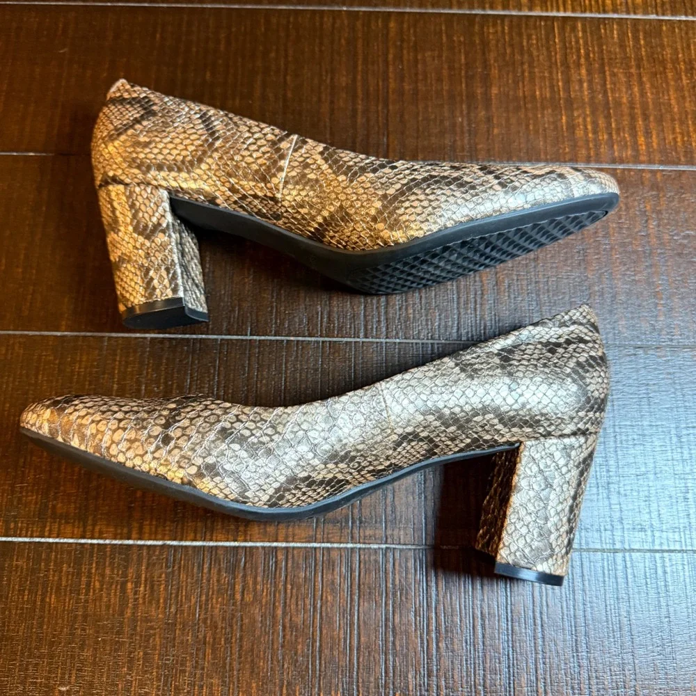 Aerosoles Womens 11 Gold Snakeskin Embossed Pointed Toe Block Heel Pumps Shoes